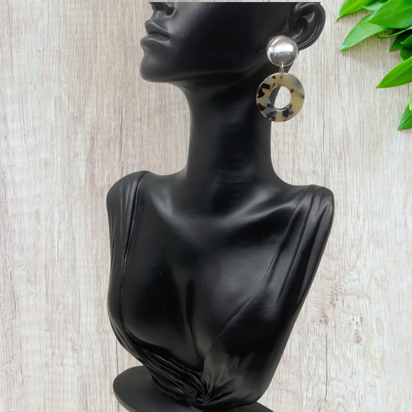 Vintage Y2K Acrylic Tortoise Dangle Circle Pierced Earrings Avant Garde Carded - Picture 3 of 5